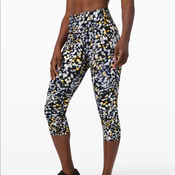 lululemon athletica Pants - Lululemon Fast and Free Crop II 19" Metropolis Glow Nulux Leggings